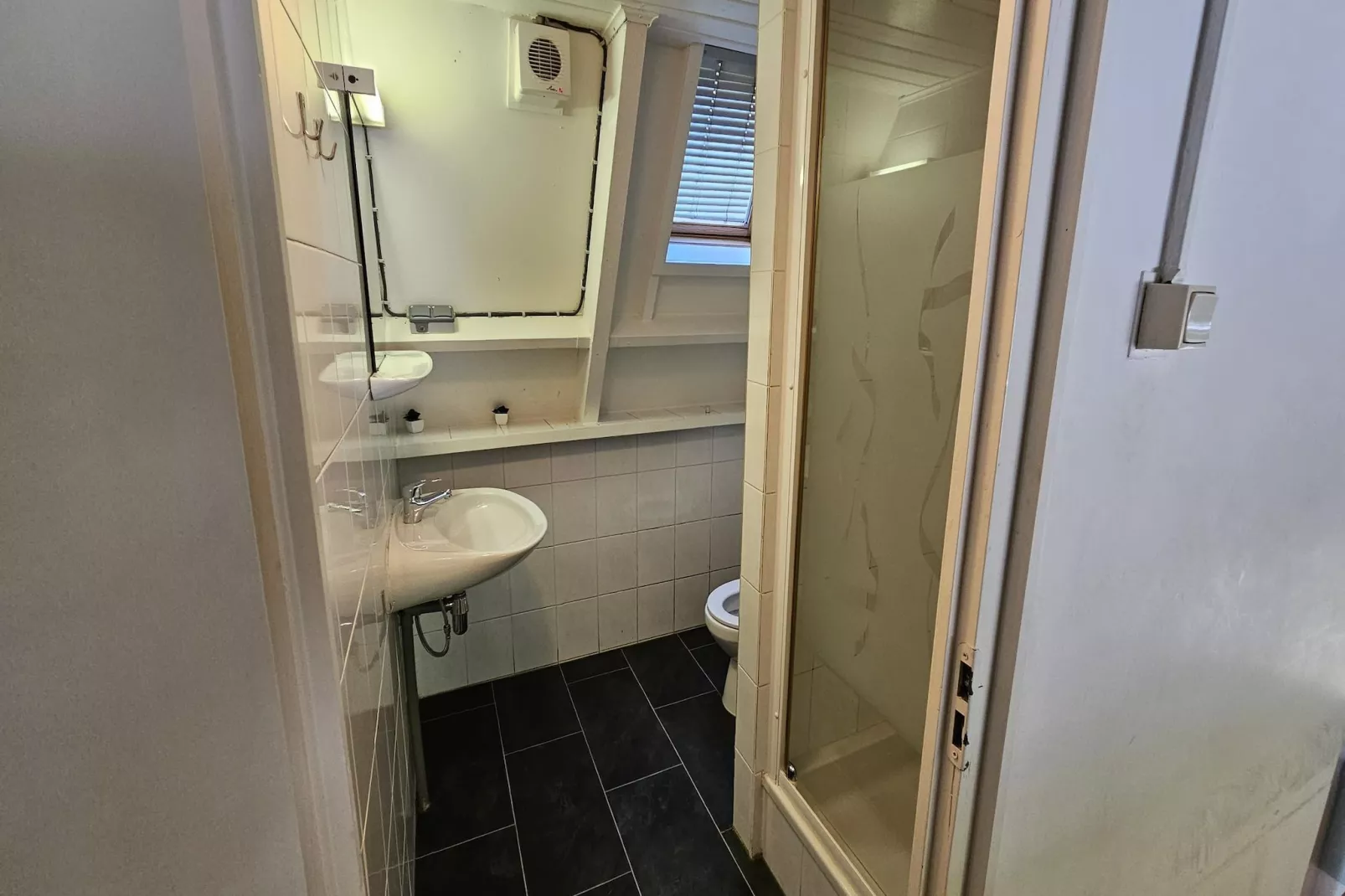 Chalet no 142-Badezimmer