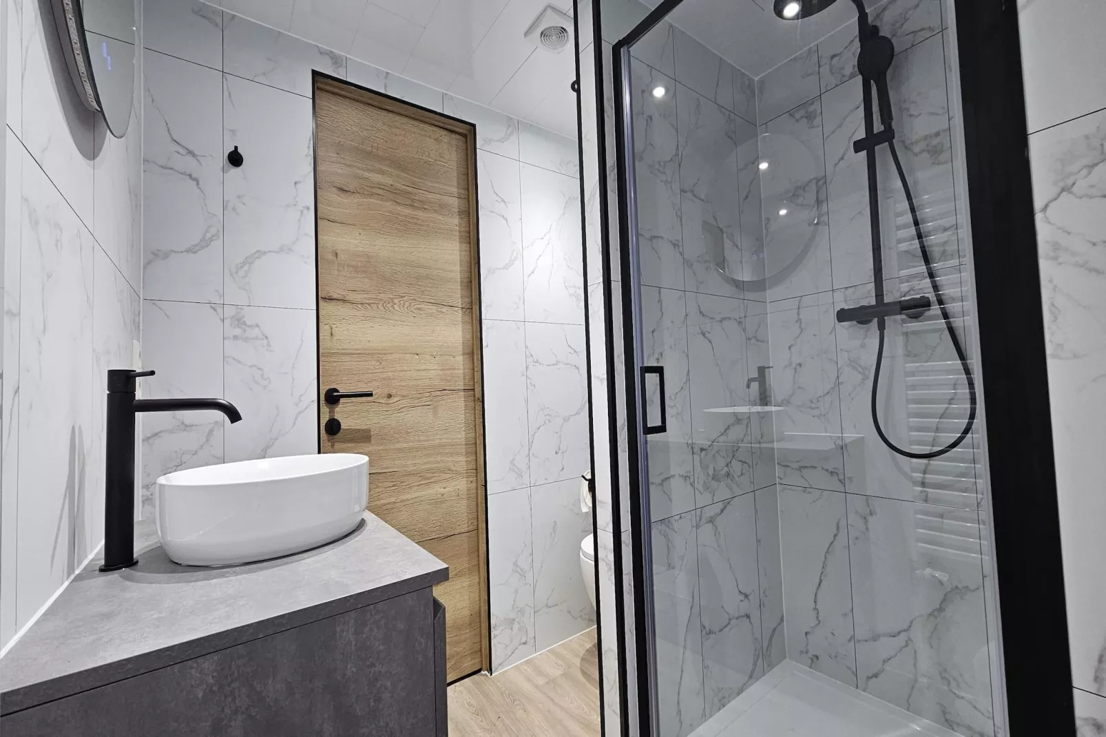 Chalet no 148-Badezimmer