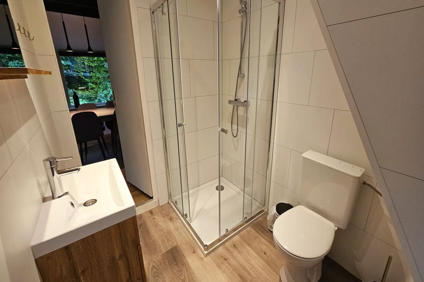 Chalet no 165-Badezimmer