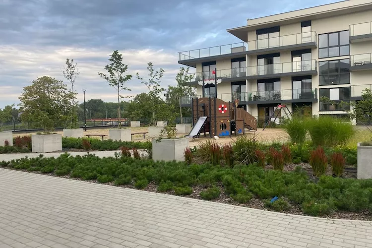 Apartament Spadochroniarzy Polskich 8b/12 Dziwnów-Exterior in summer