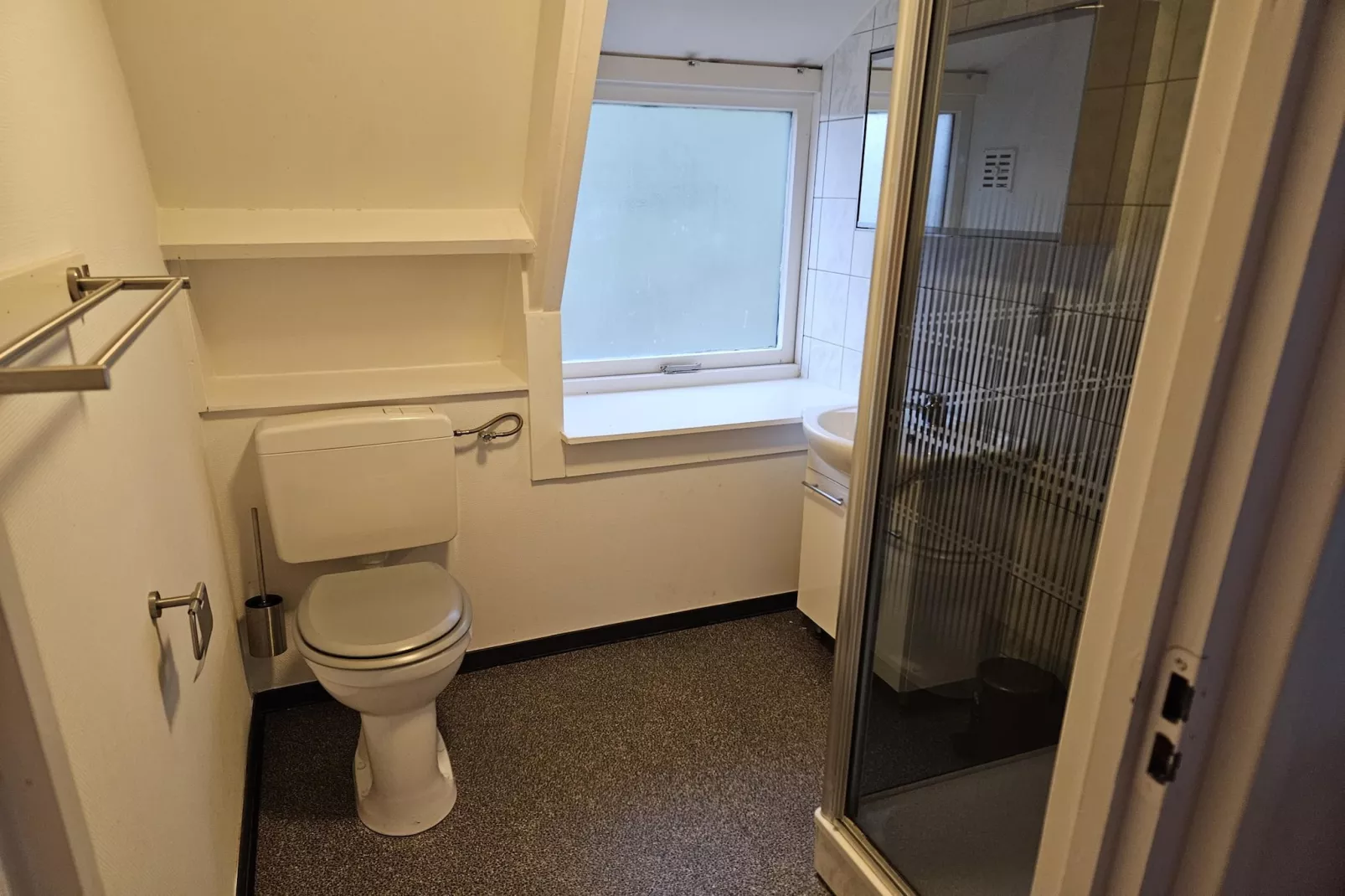 Chalet no 89-Badezimmer