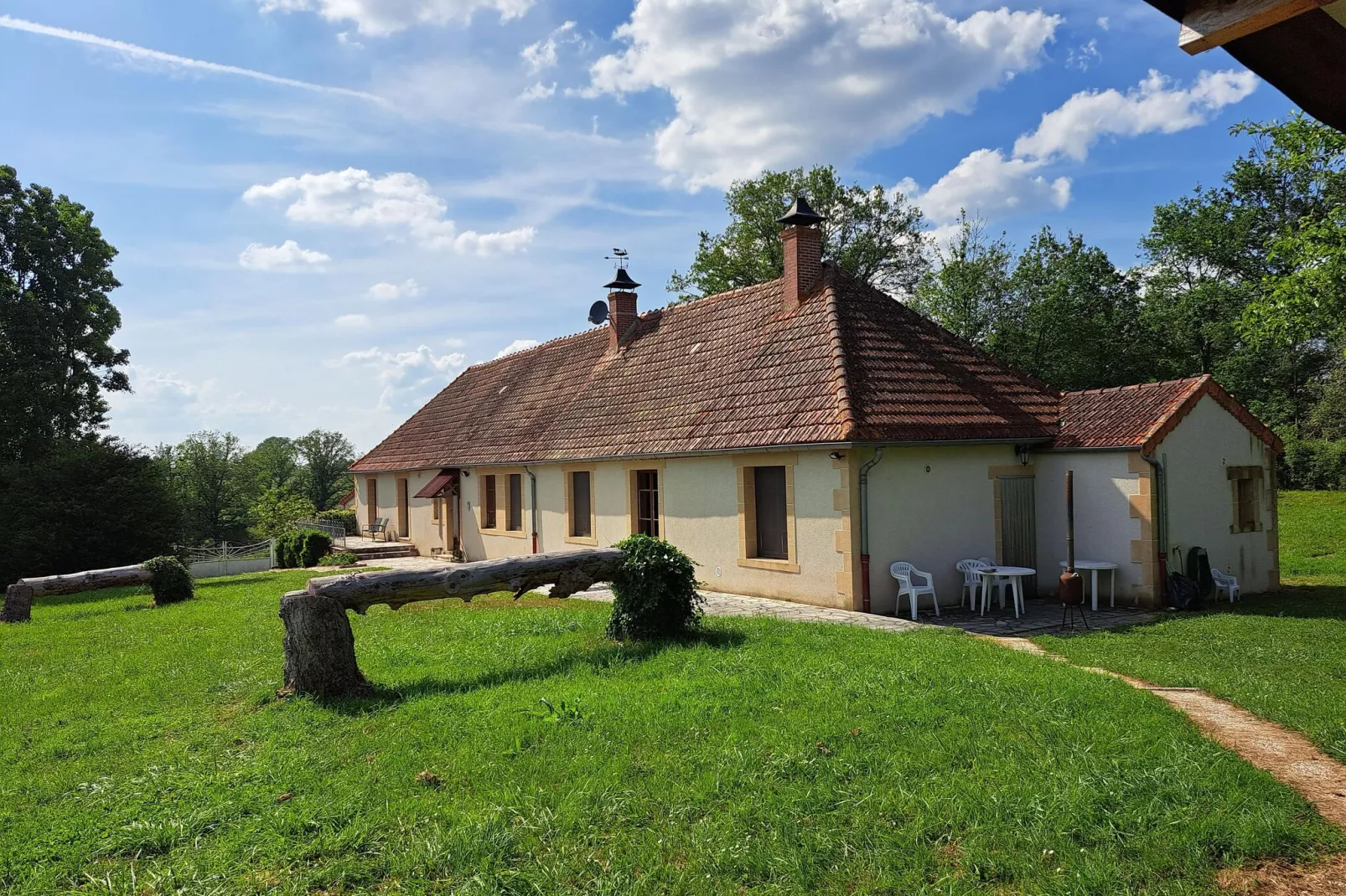 Maison de vacances -   VIEURE-Exterior summer