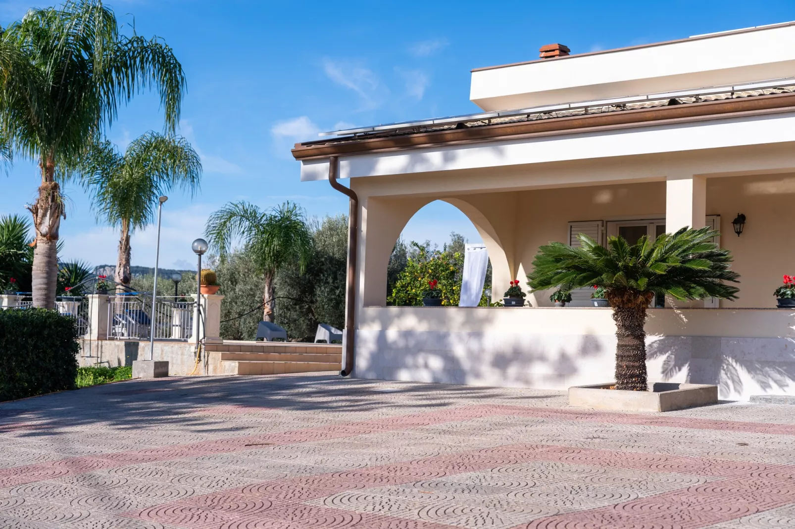 Villa Ninfa-Außenbereich Sommer