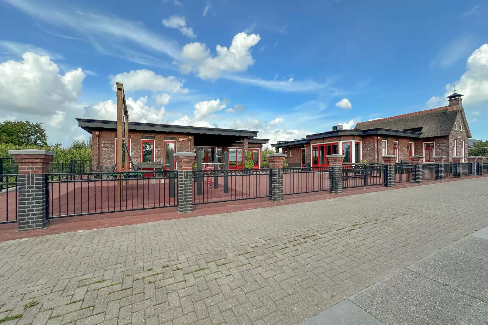 Oane's Huske en it Simmerhuske-Extérieur été