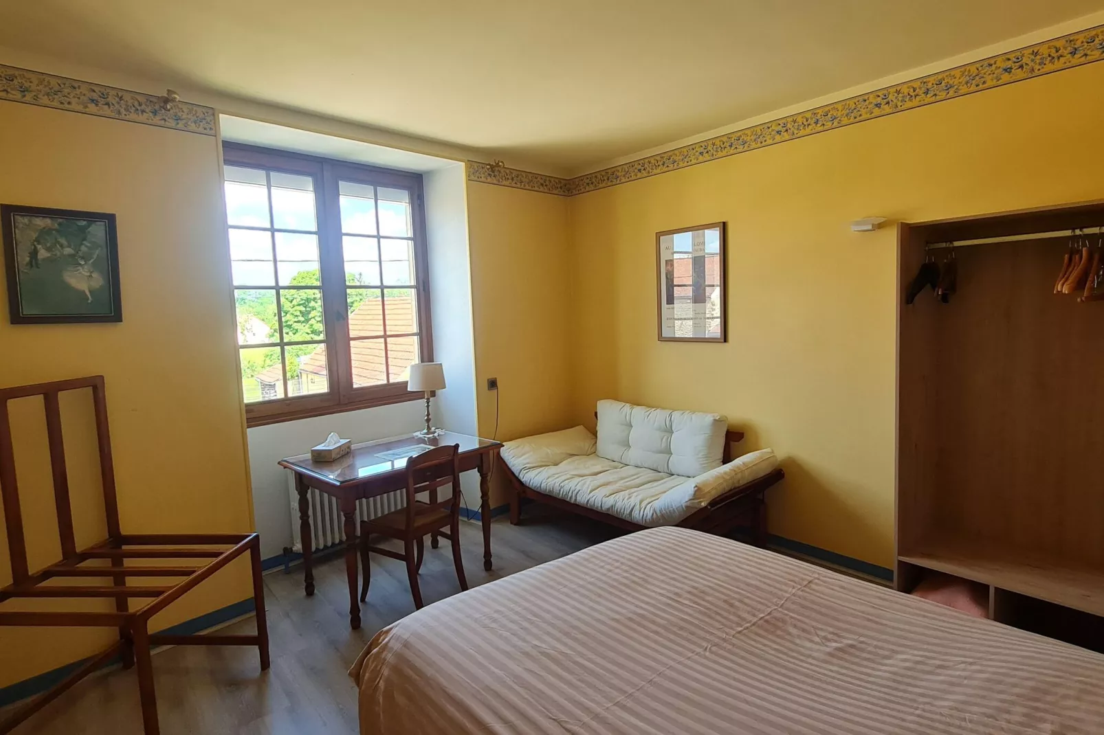 La Burgunde-Bedroom