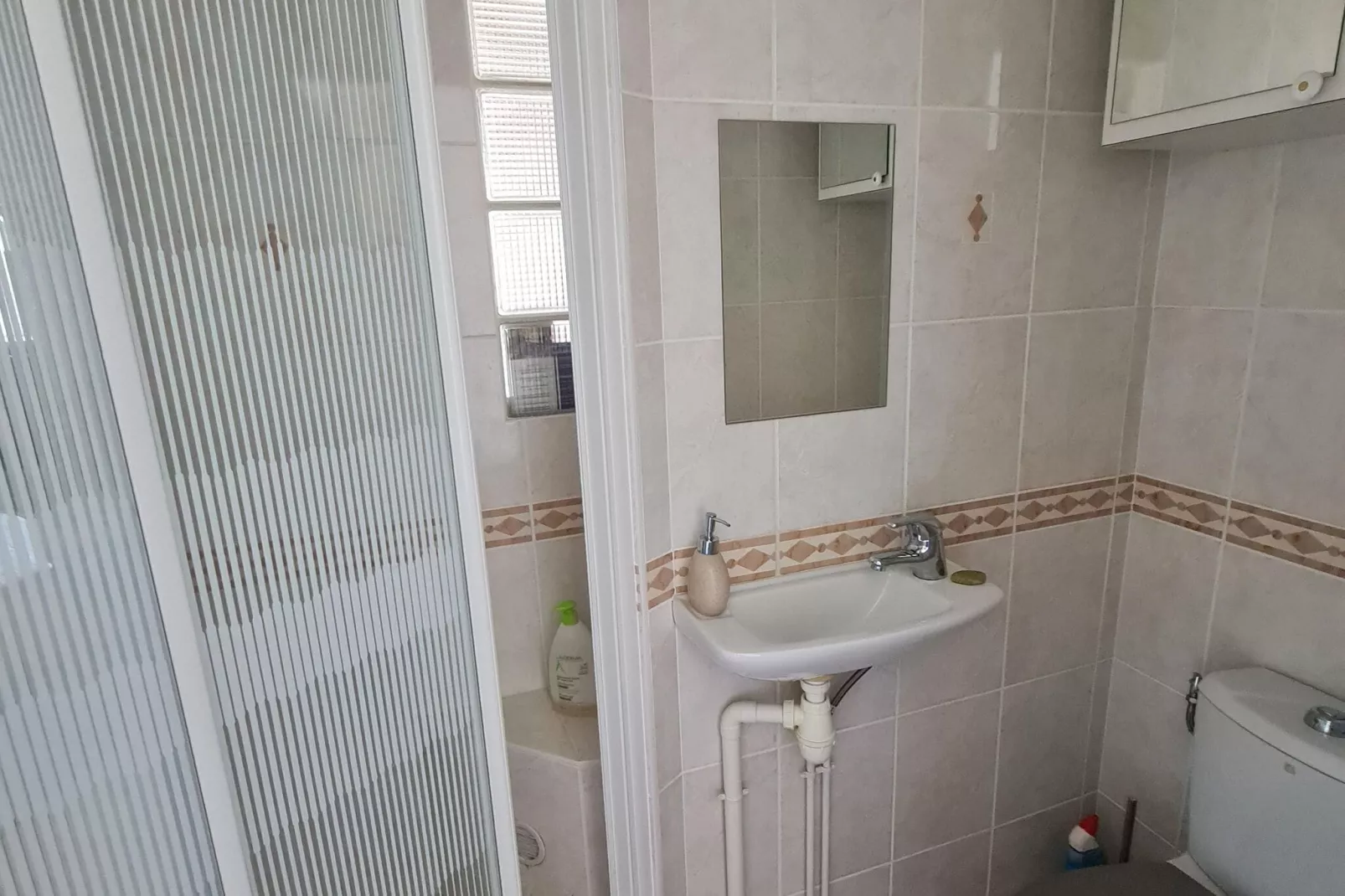 La Burgunde-Bathroom