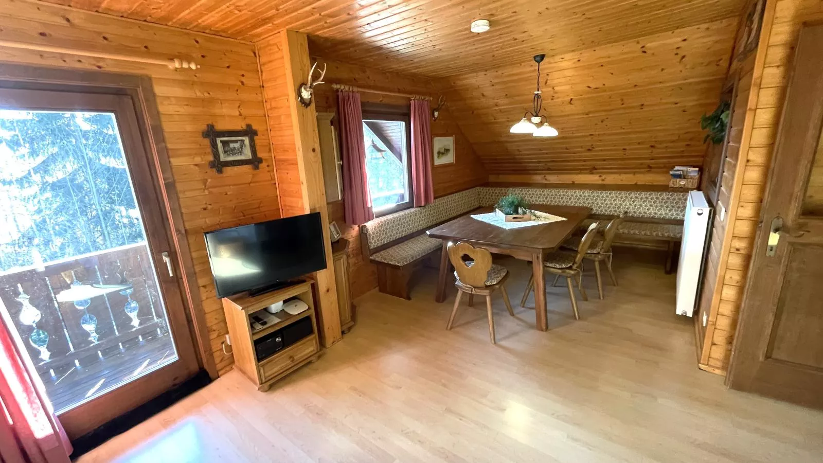 Mooshausl-Dining room