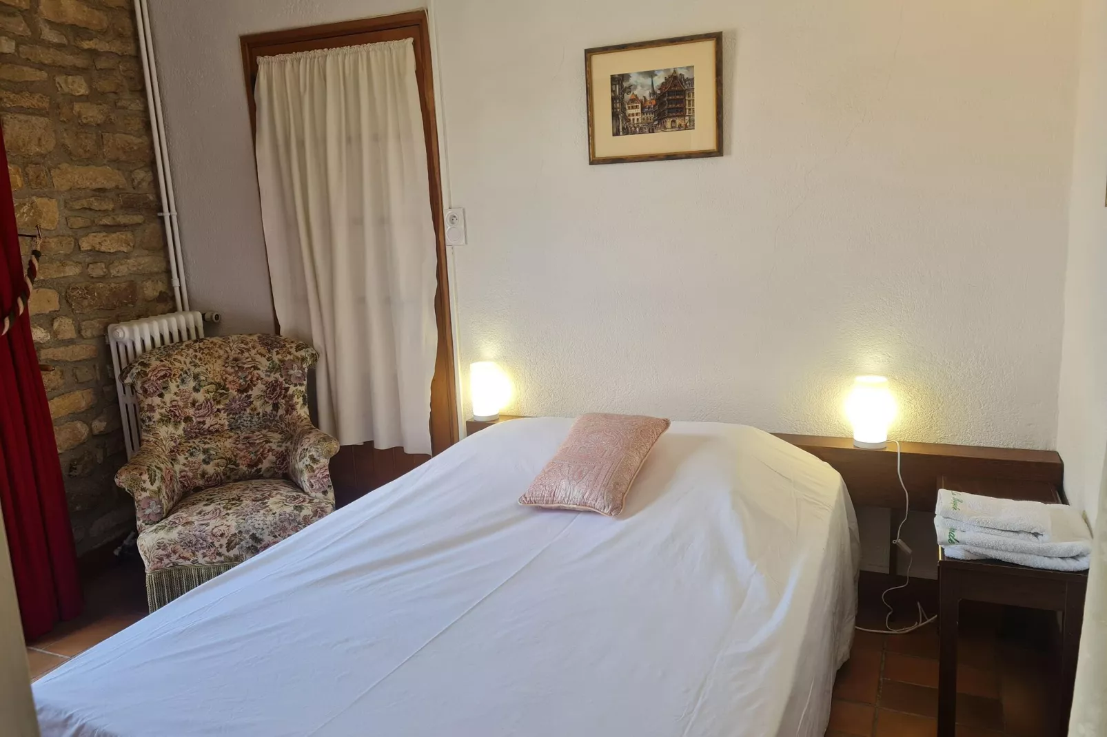 La Burgunde-Bedroom