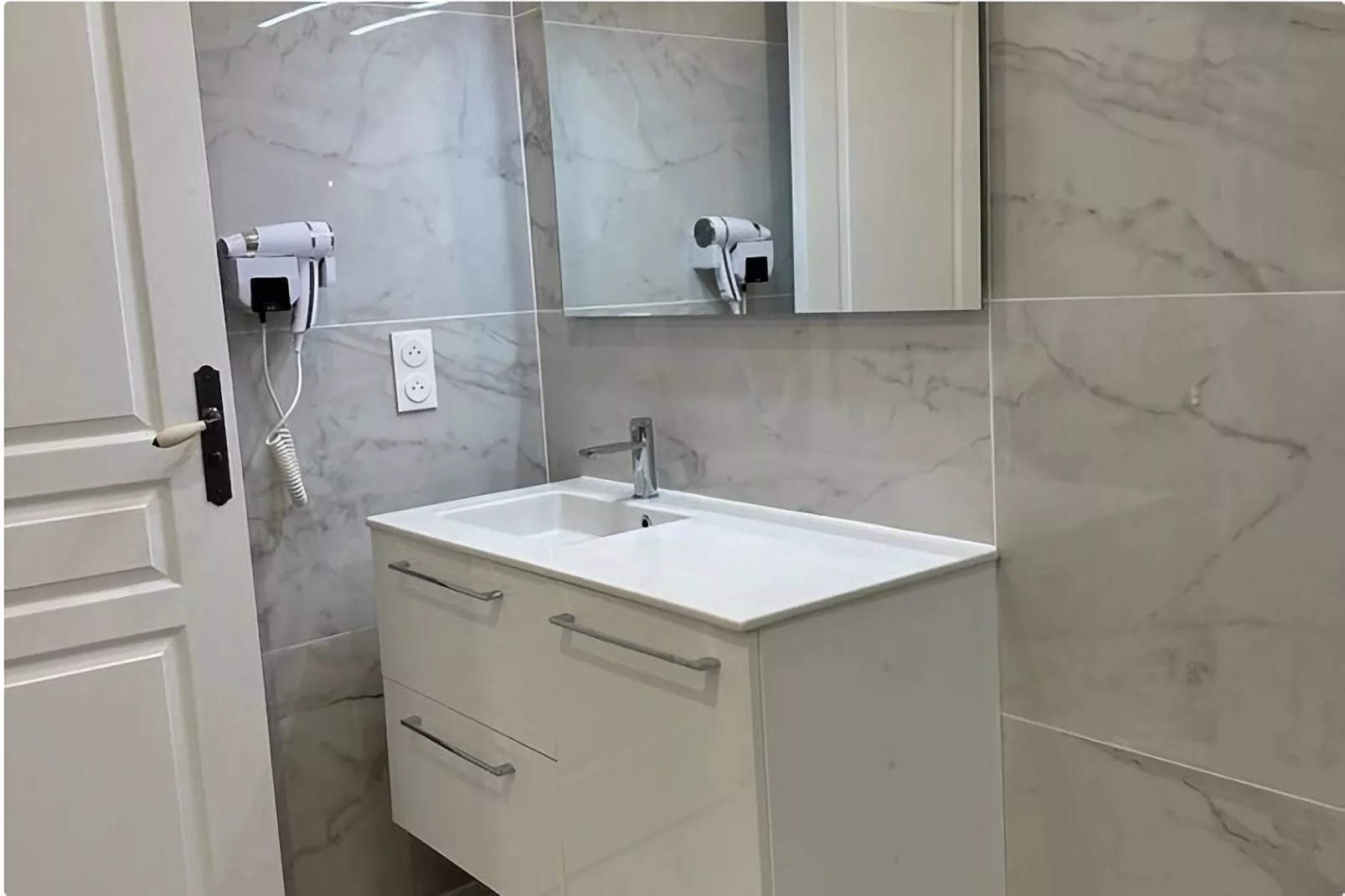 Nice Centre ville-Bathroom