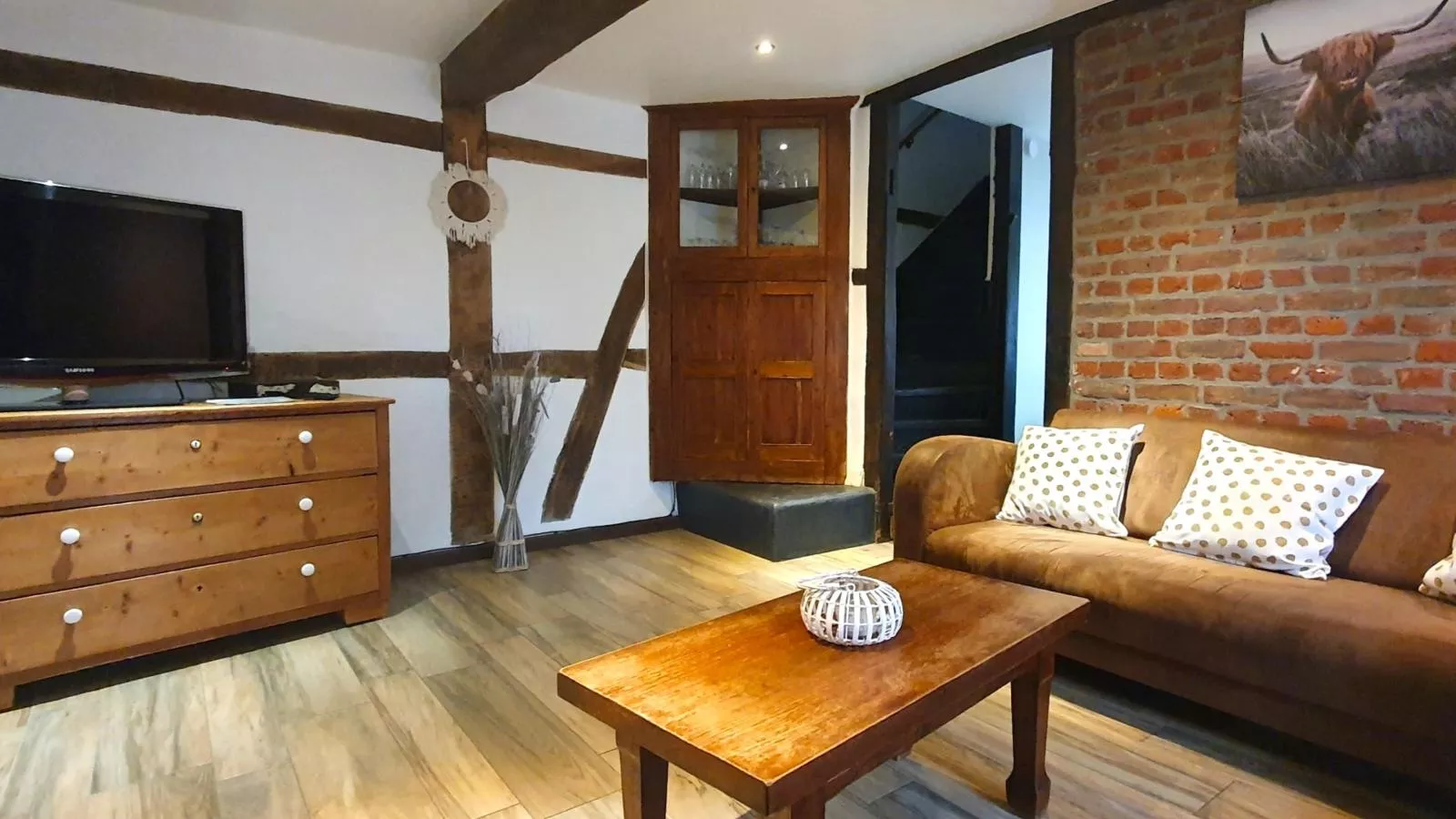 Les Pierris near F1 circuit-Wohnzimmer