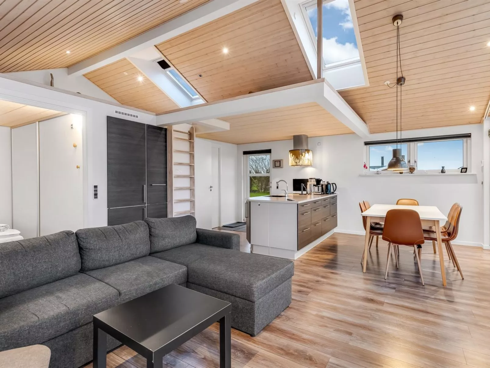 "Bundi" - 25m from the sea-Dedans