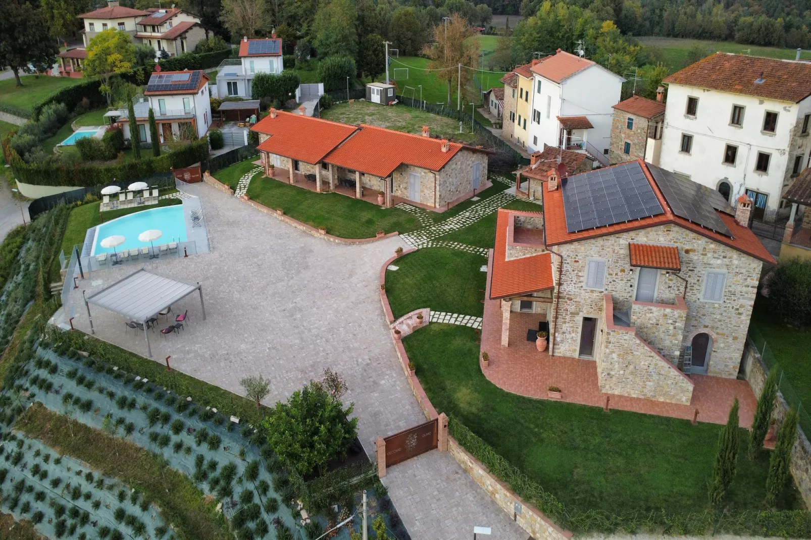 La Rosa-Exterior in summer