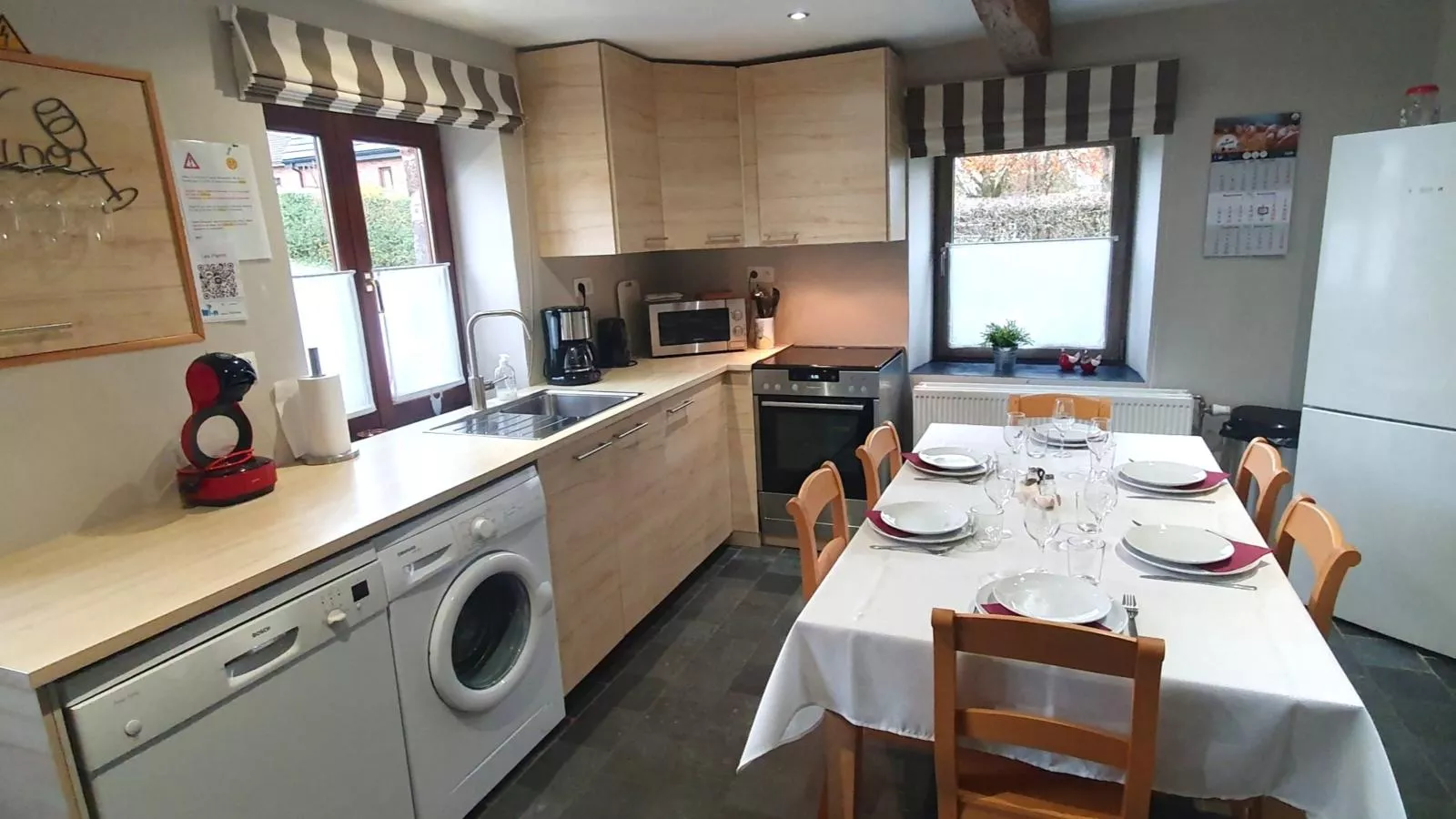 Les Pierris near F1 circuit-Küche