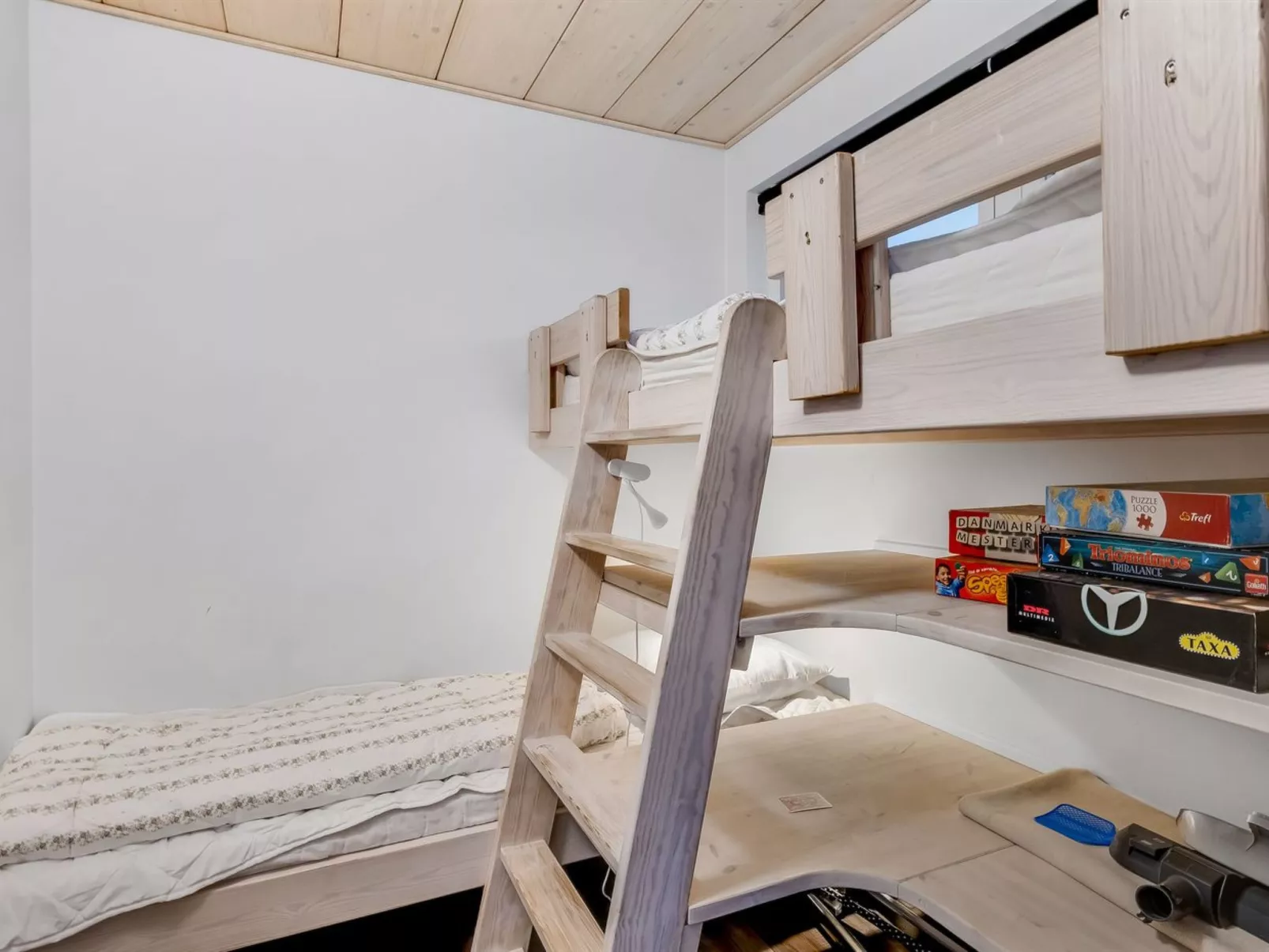 "Bundi" - 25m from the sea-Dedans