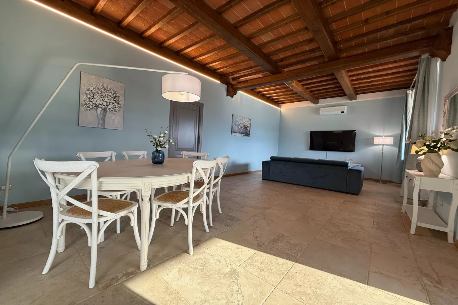 Orchidea-Dining room