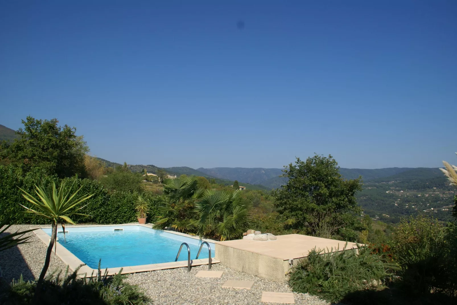Villa - LES VANS-Aussicht Sommer