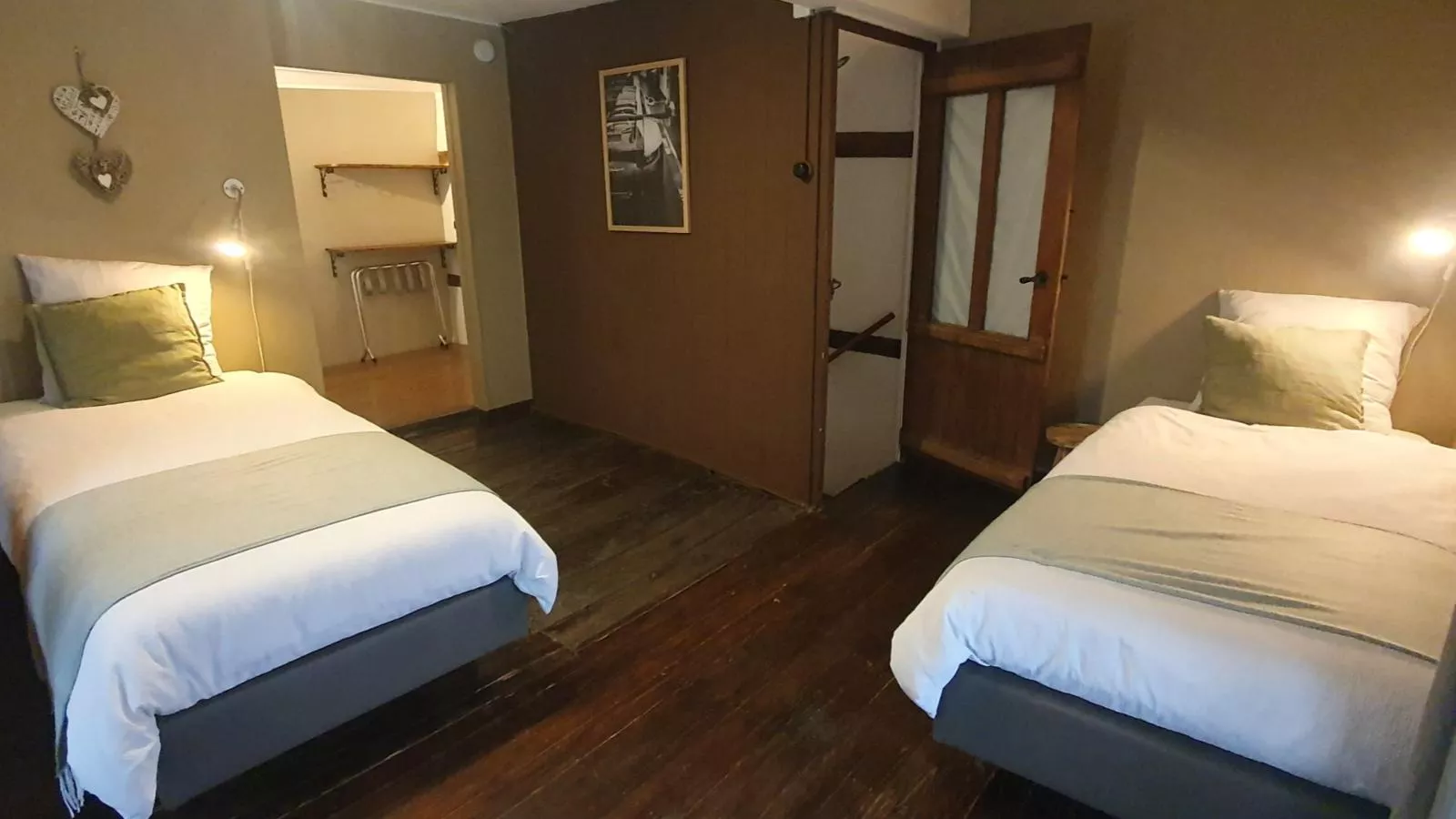 Les Pierris near F1 circuit-Schlafzimmer