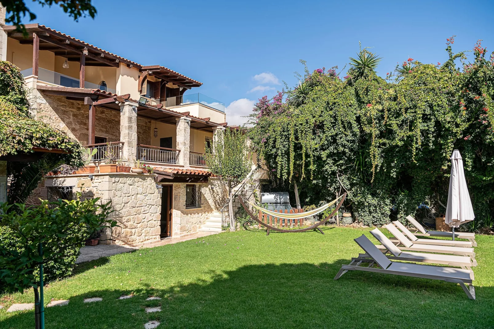 Villa Arhontariki 6prs-Jardins en été