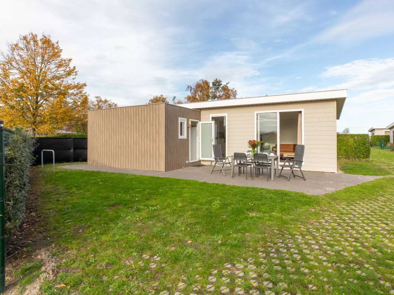 Hart van Zeeland-Outside