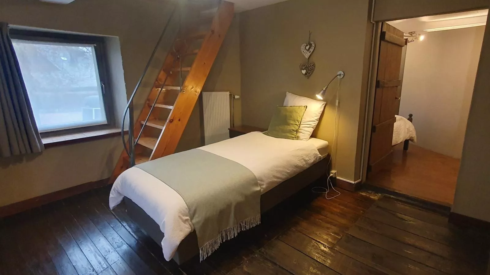 Les Pierris near F1 circuit-Schlafzimmer