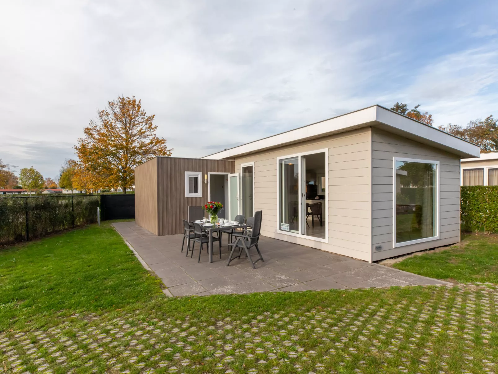 Hart van Zeeland-Outside