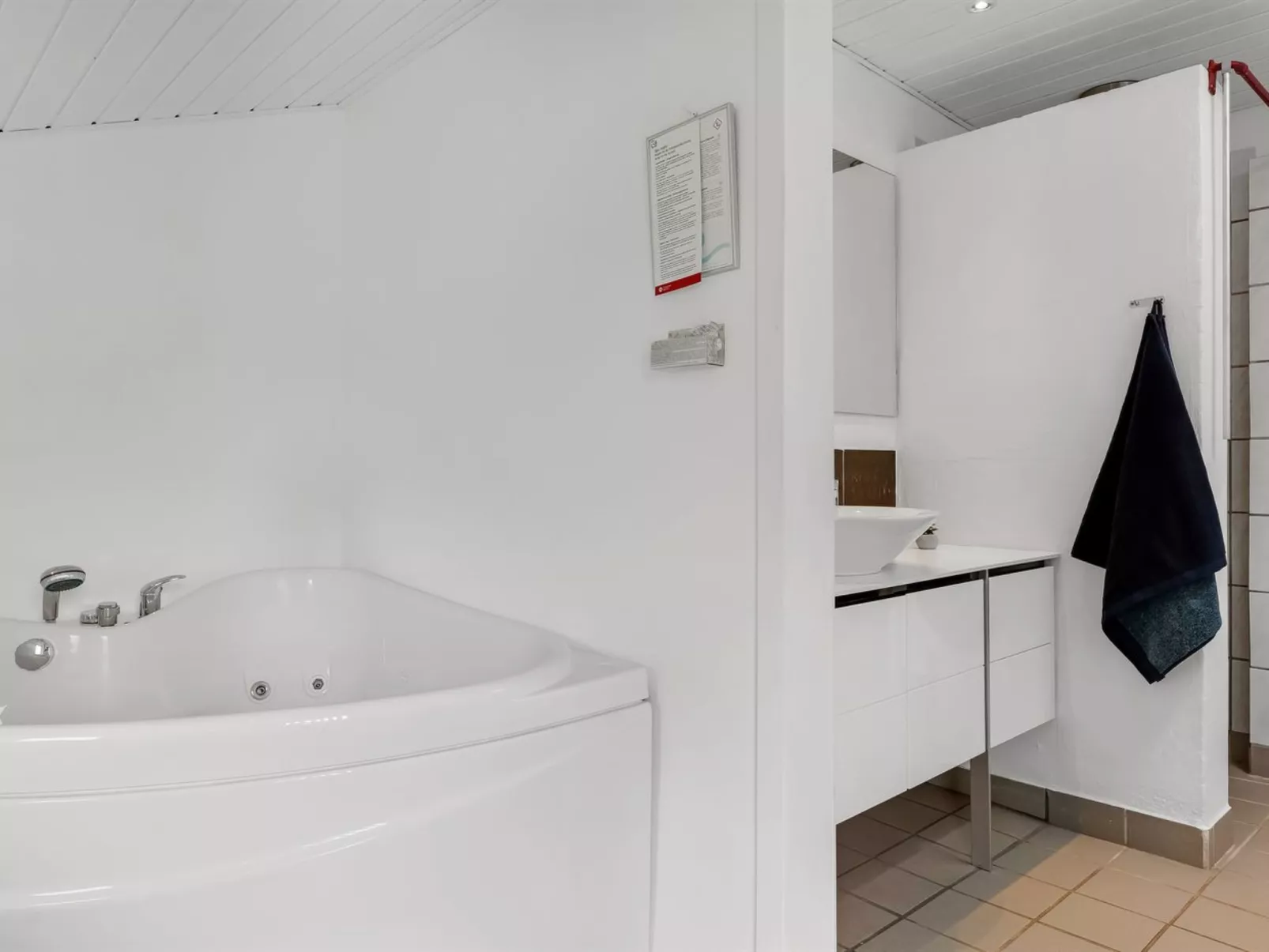 "Ensio" - 1.2km from the sea-Dedans