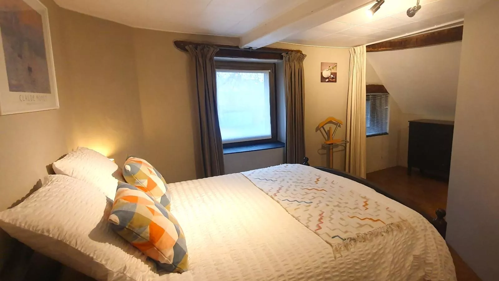 Les Pierris near F1 circuit-Schlafzimmer