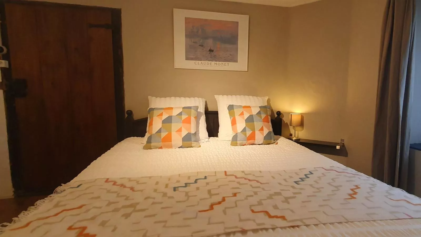 Les Pierris near F1 circuit-Schlafzimmer