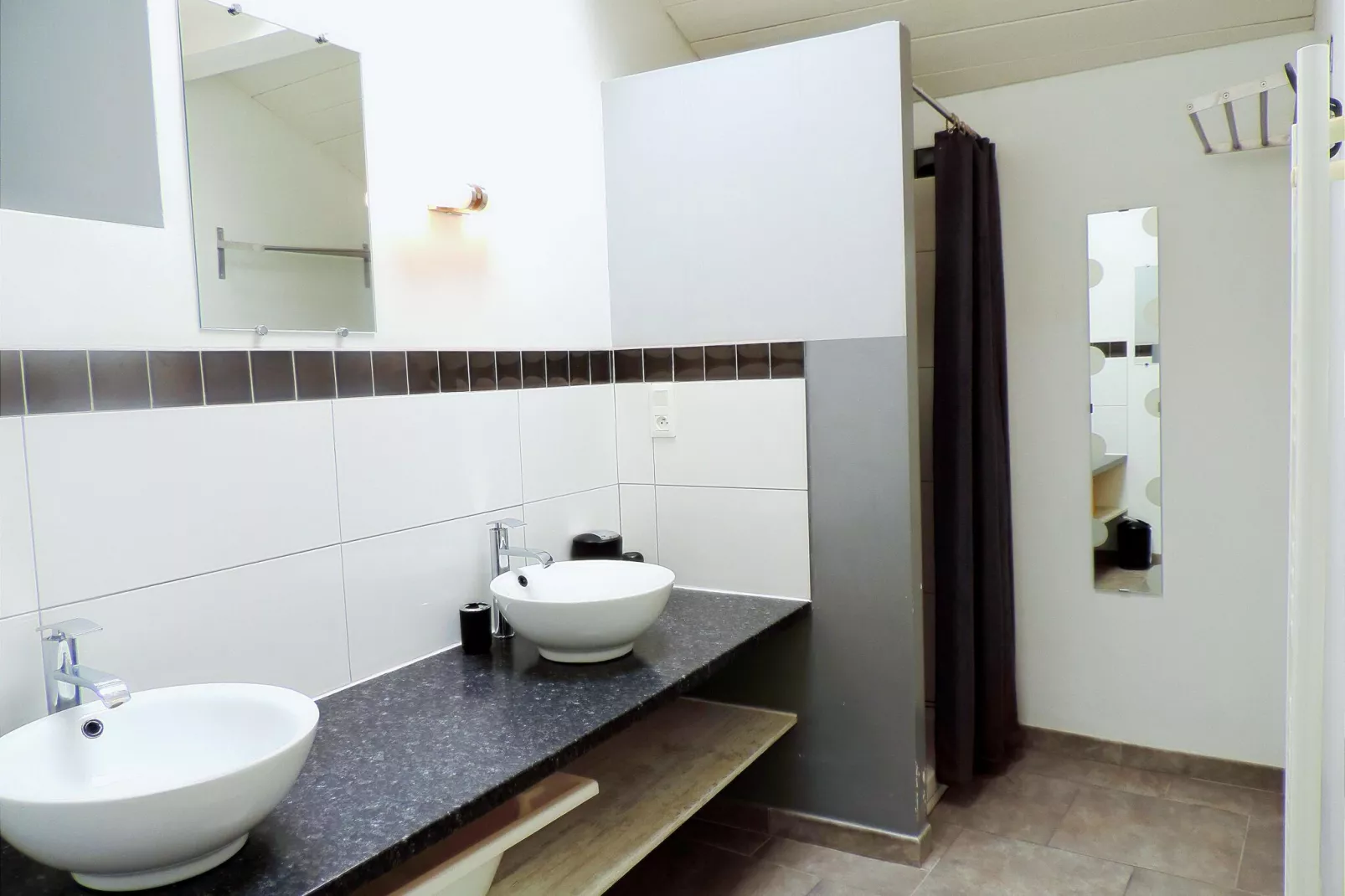 LA BOSCALIERE/ CHABROUD-Bathroom