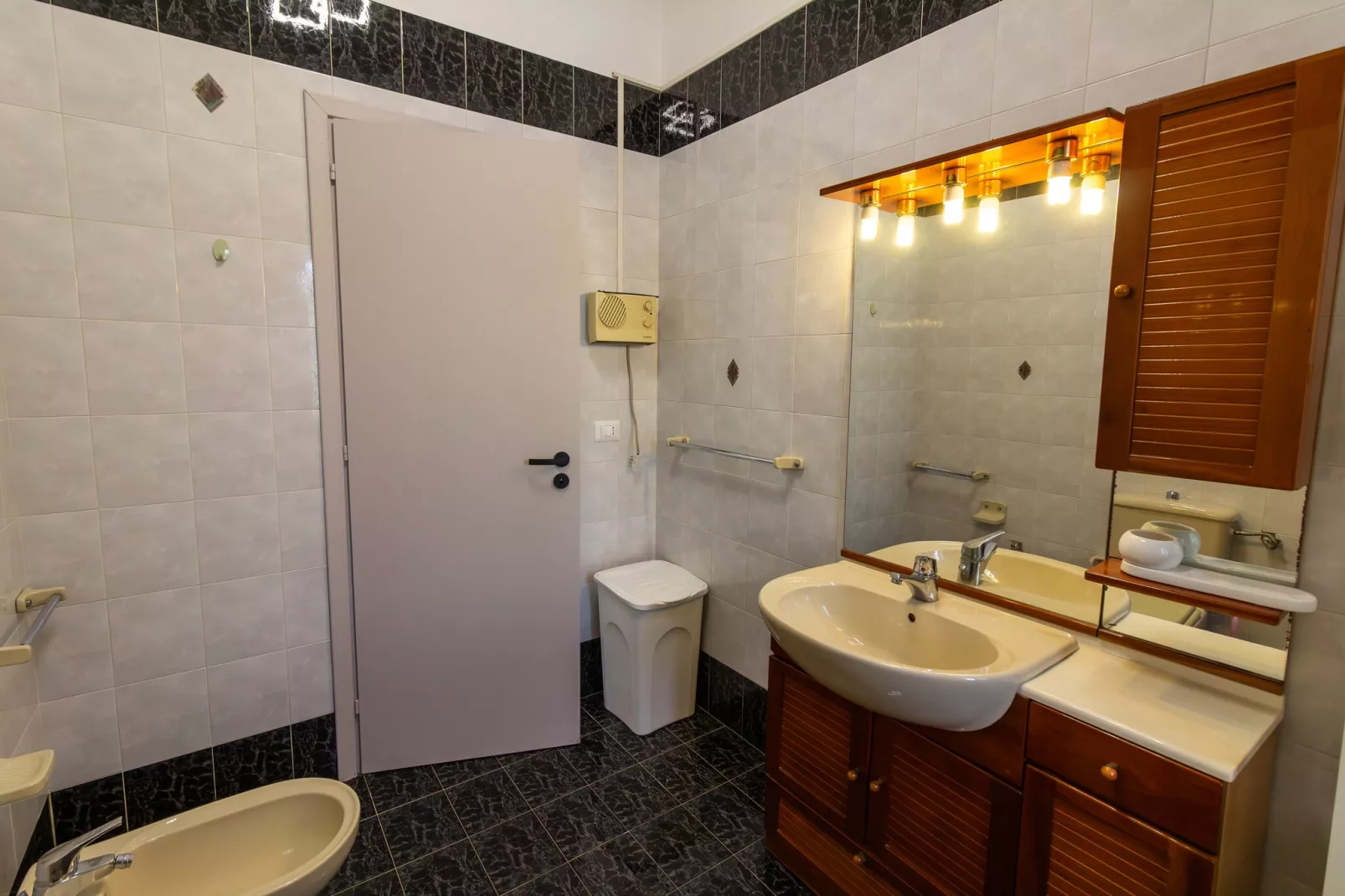 Villa Ninfa-Badezimmer