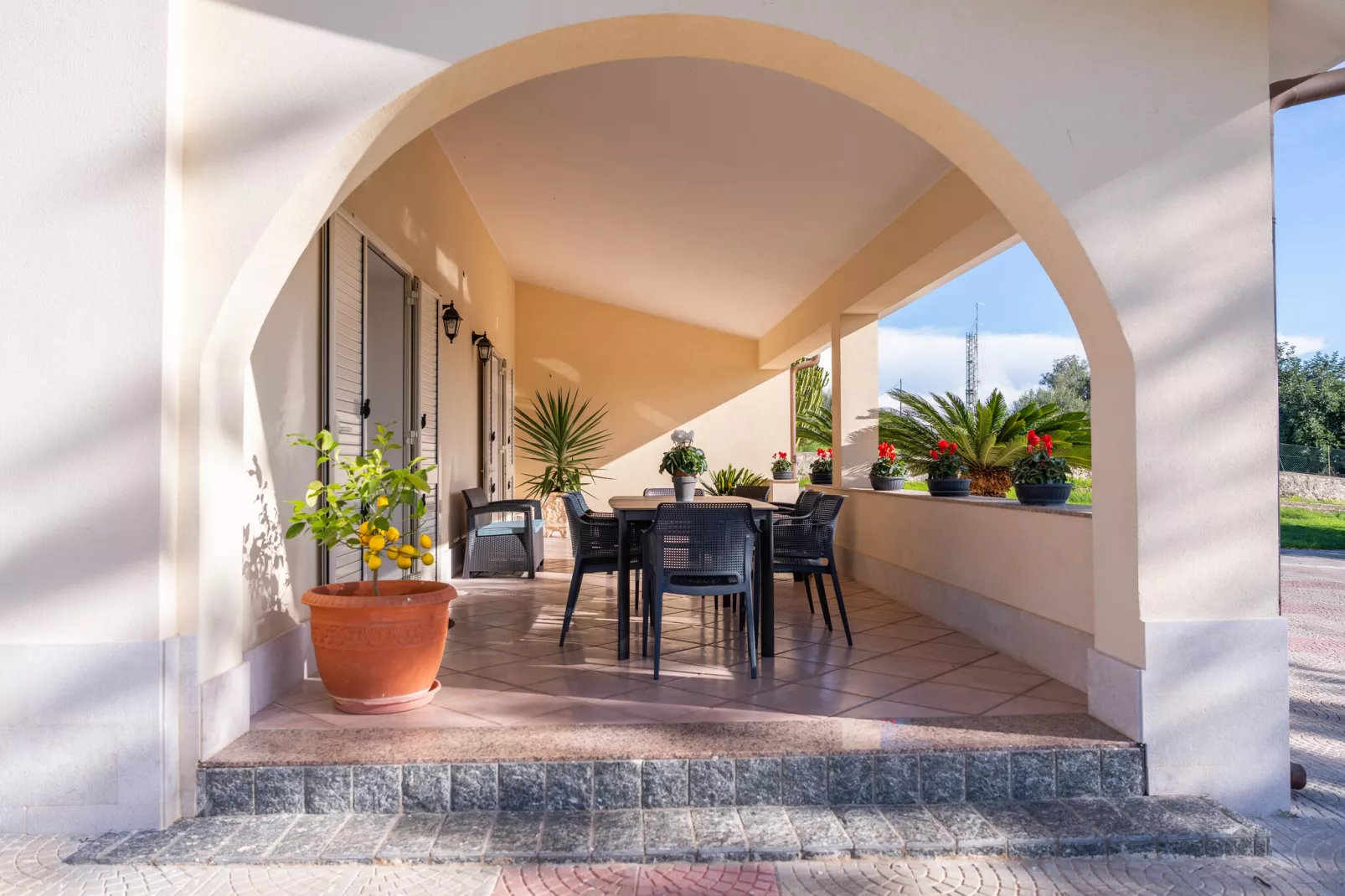 Villa Ninfa-Terrasse/Balkon