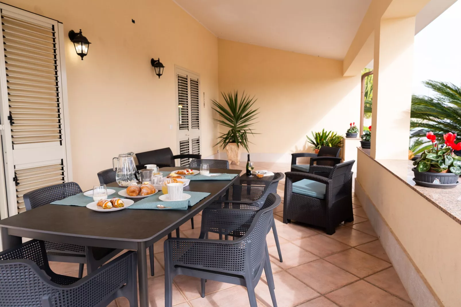 Villa Ninfa-Terrasse/Balkon