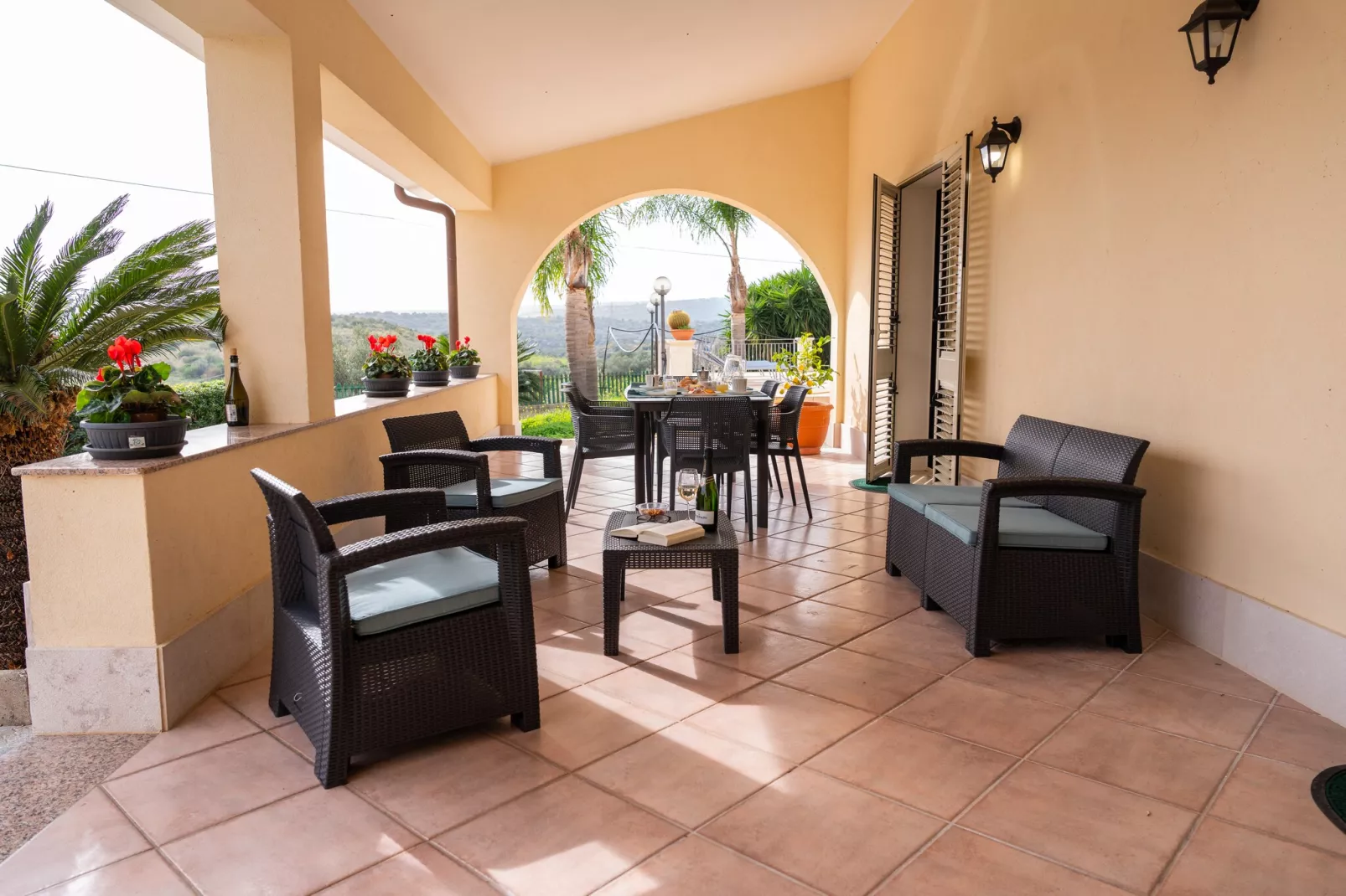 Villa Ninfa-Terrasse/Balkon