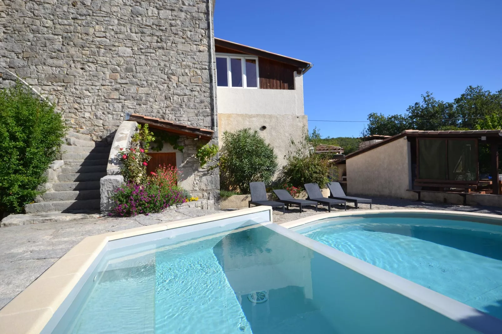 Gite avec mezzanine-Exterior summer