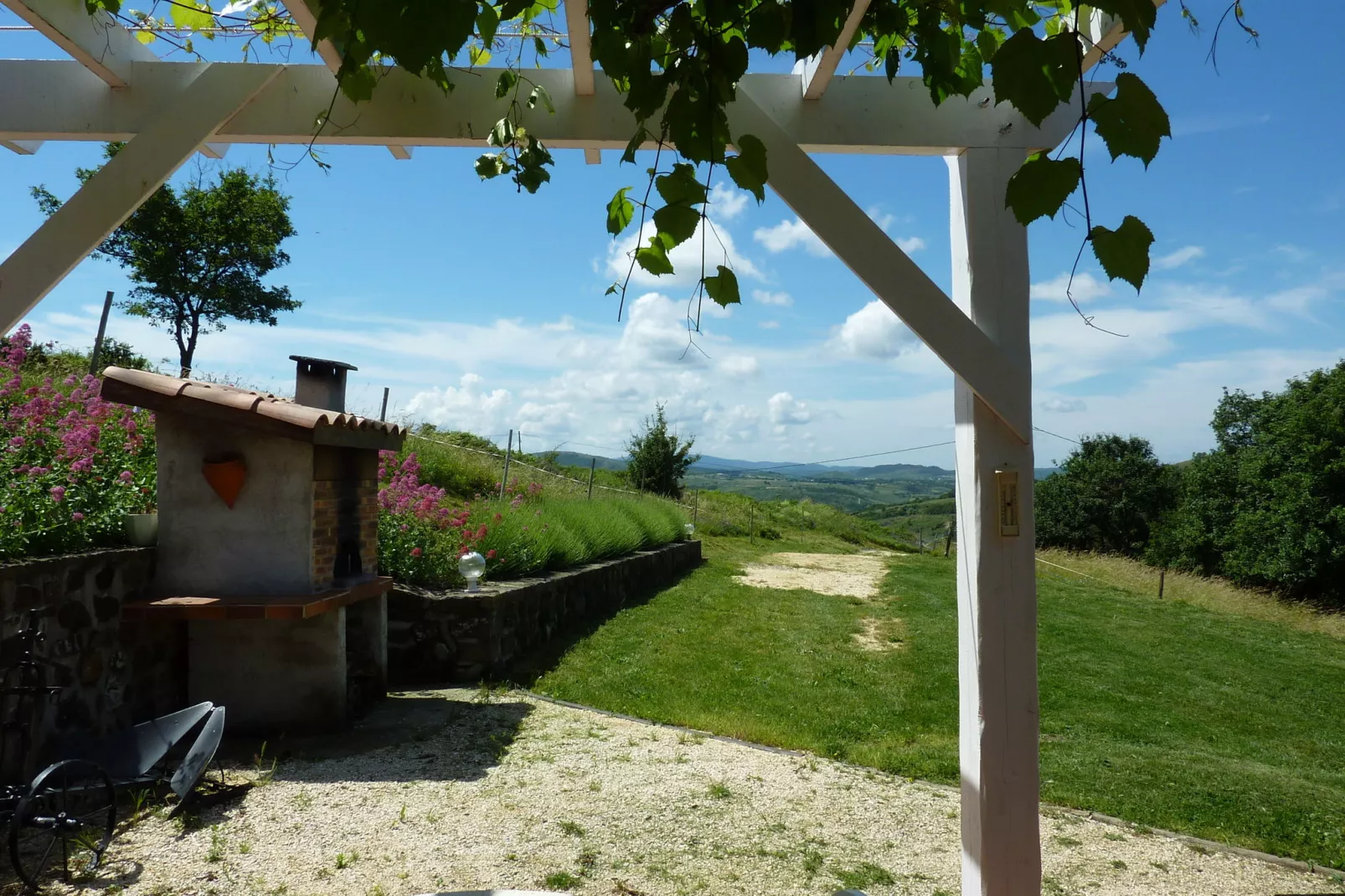 Gite - SAINT PONS-Außenbereich Sommer