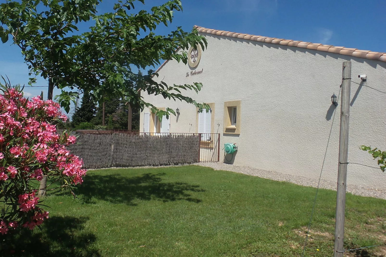 Villa Le Cabernet-Exterior summer