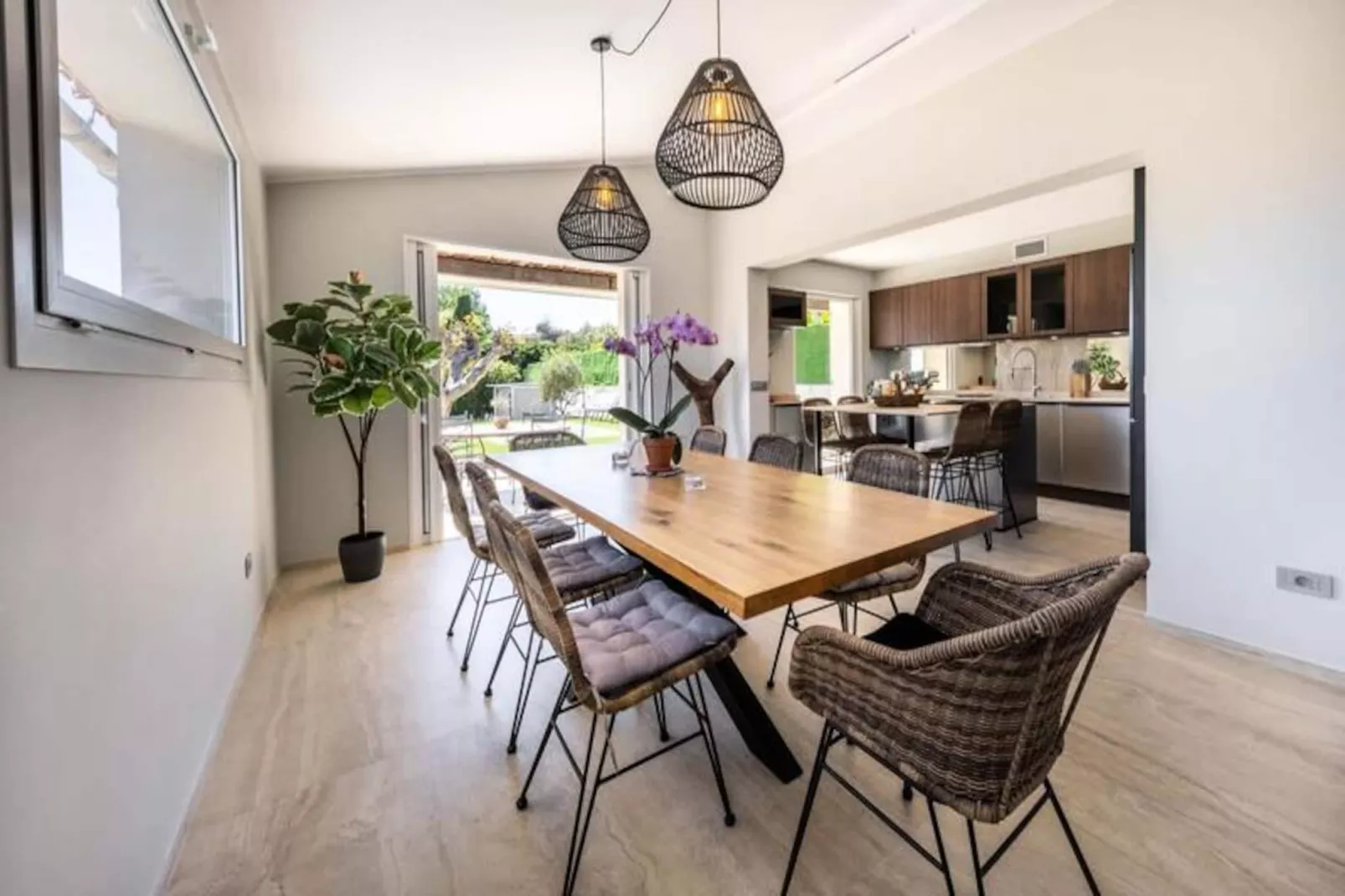 06ak1 - Villa 4 Chambres, Piscine Et Sauna