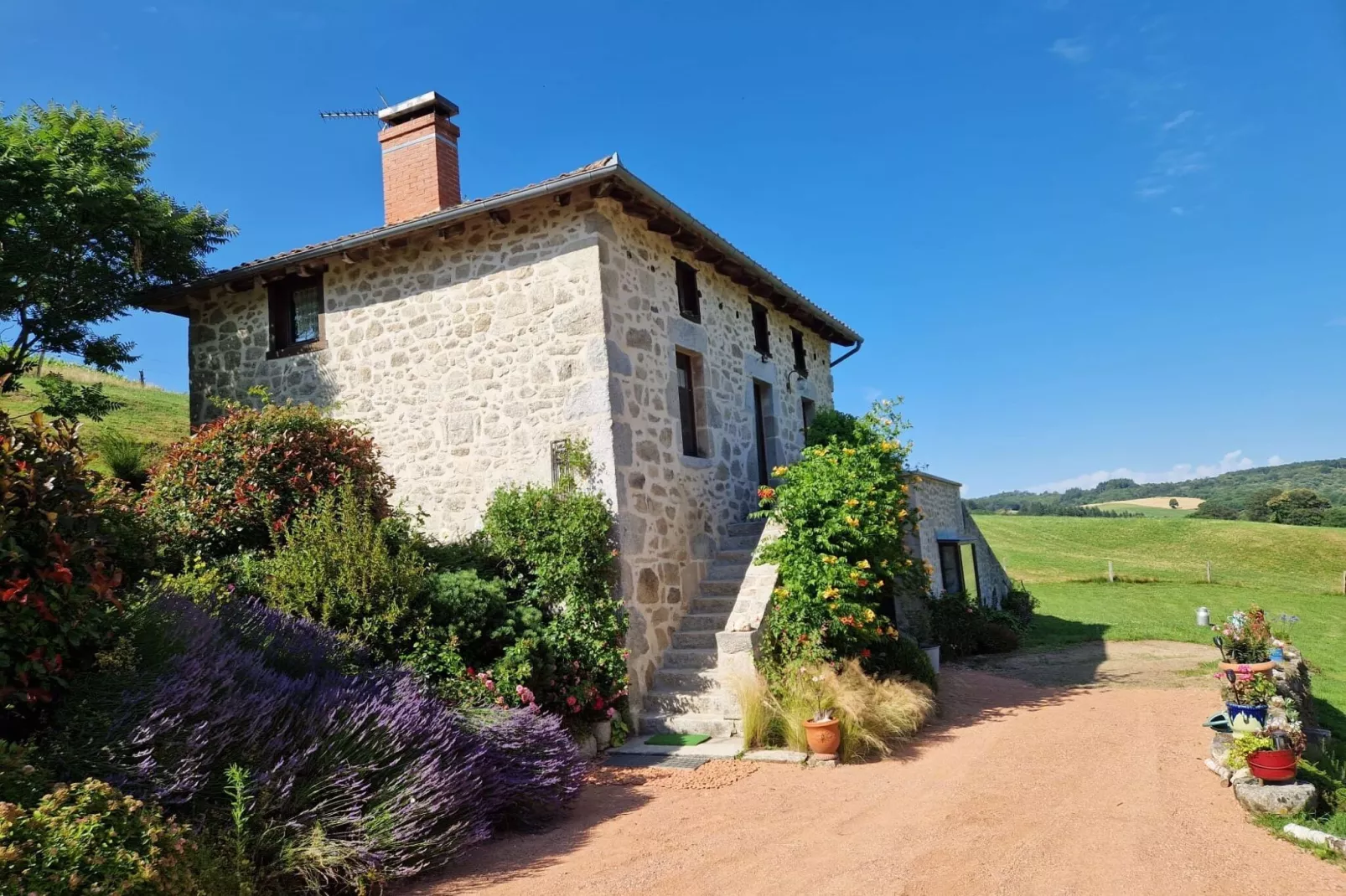 Le domaine d'Hypolite-Exterior summer