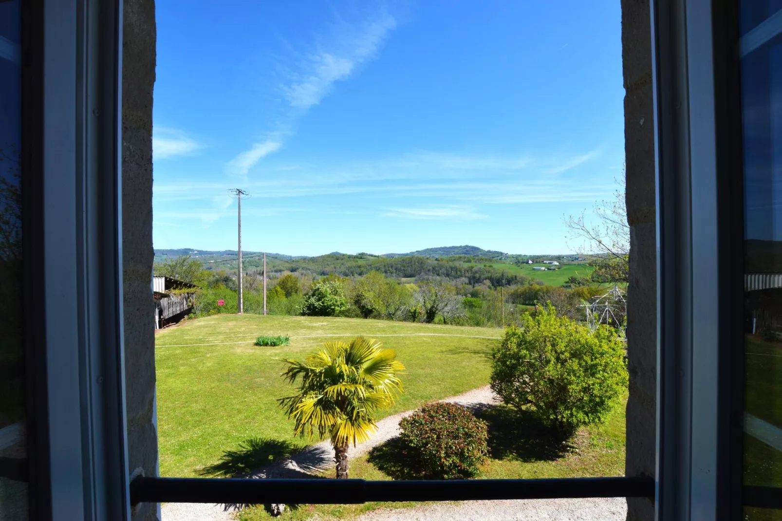 Le Rouvet près de Dordogne-Vue d'été