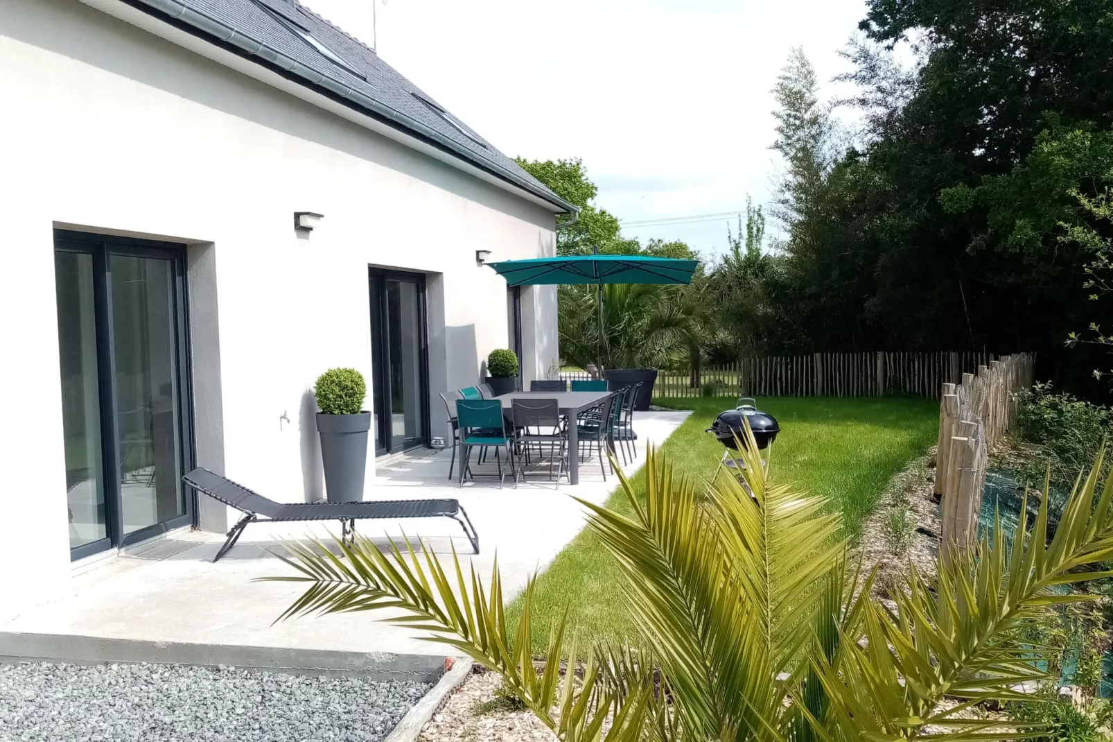 Maison de vacances Ploumilliau-Exterior in summer