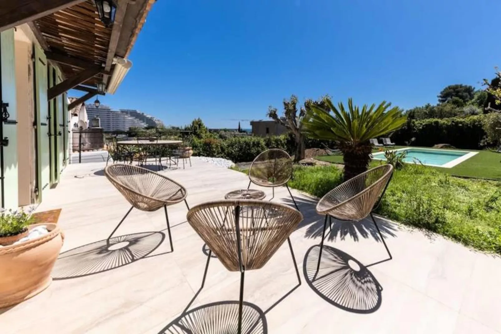 06ak1 - Villa 4 Chambres, Piscine Et Sauna