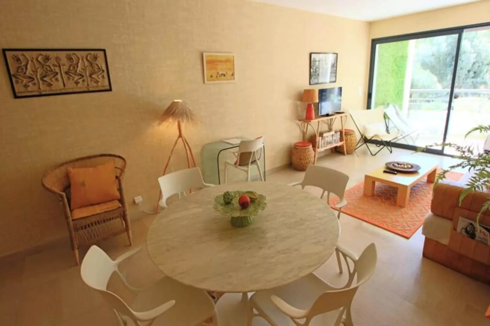 Résidence Appartement Rénové Avec 2 Chambres & Salle De Bain à La Décoration Raffinée