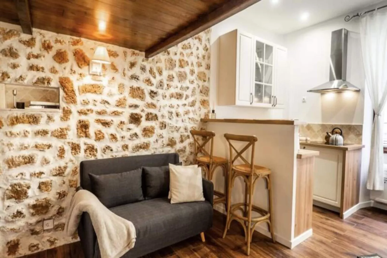 Joli Studio Climatisé - Vieil Antibes