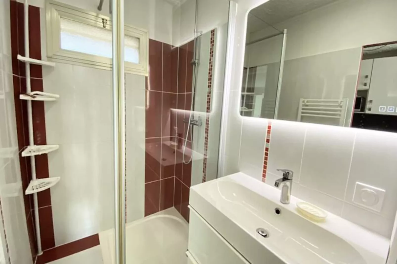 06bh - Beau Studio Face &agrave; La Mer