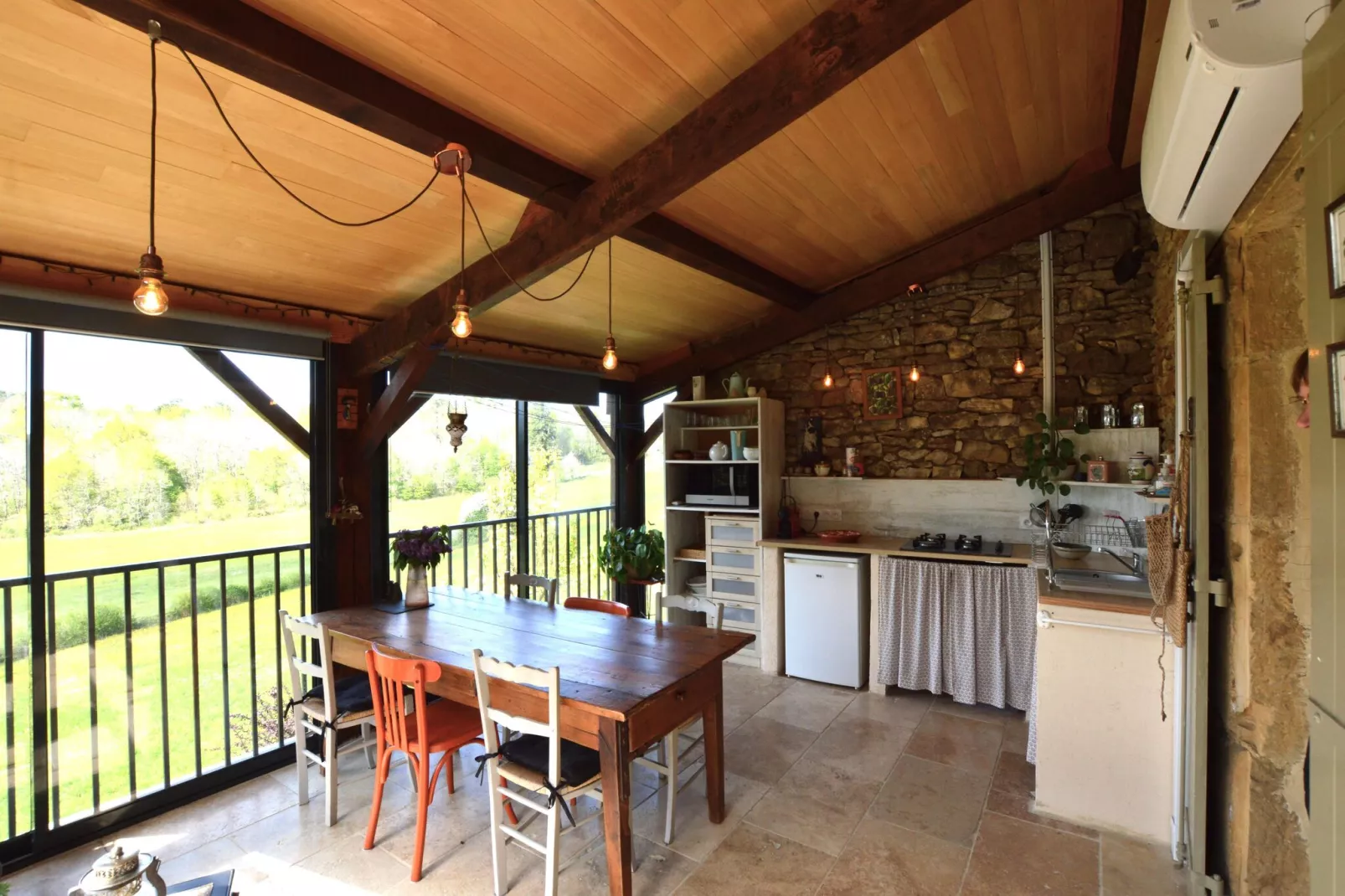 Maison au calme avec piscine-Living room
