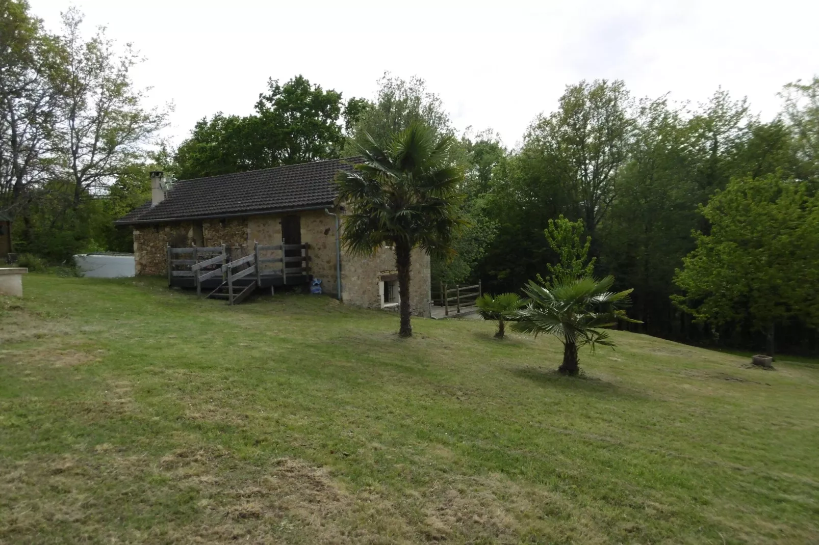Entrepôt avec piscine près de Monpazier-Vue d'été