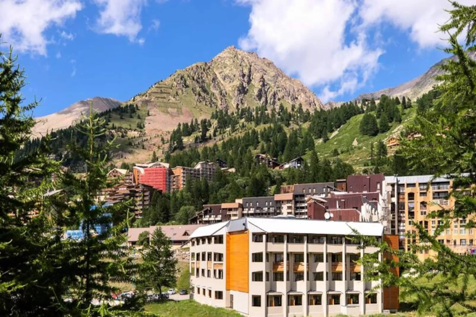 SOWELL RÉSIDENCES New Chastillon****