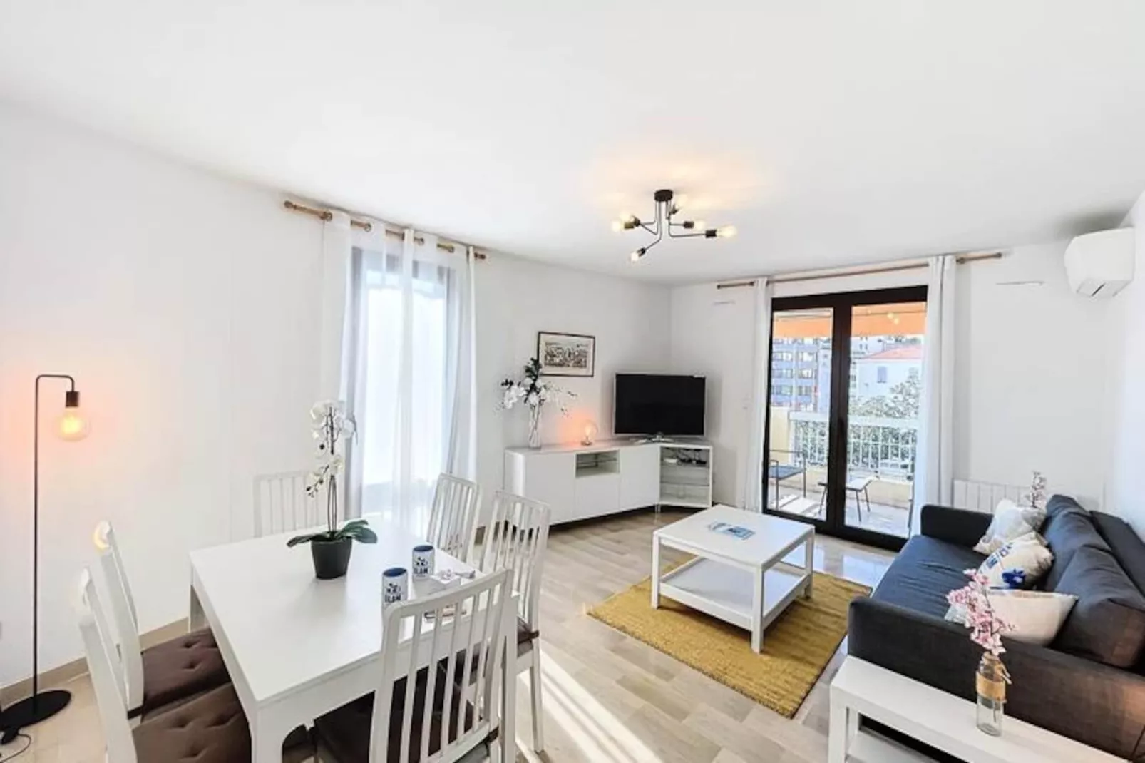 Lumineux Vaste 2 Pcs Balcon Parking, Centre Ville 1 Mn Olam Properties