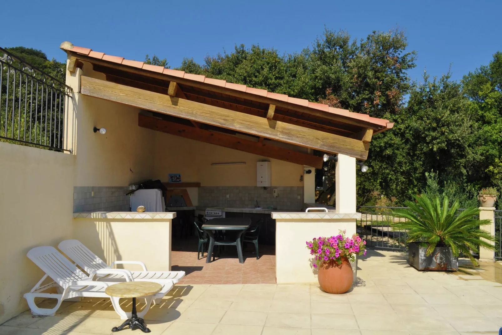 Maison de vacances - LÉDENON-Terrassenbalkon