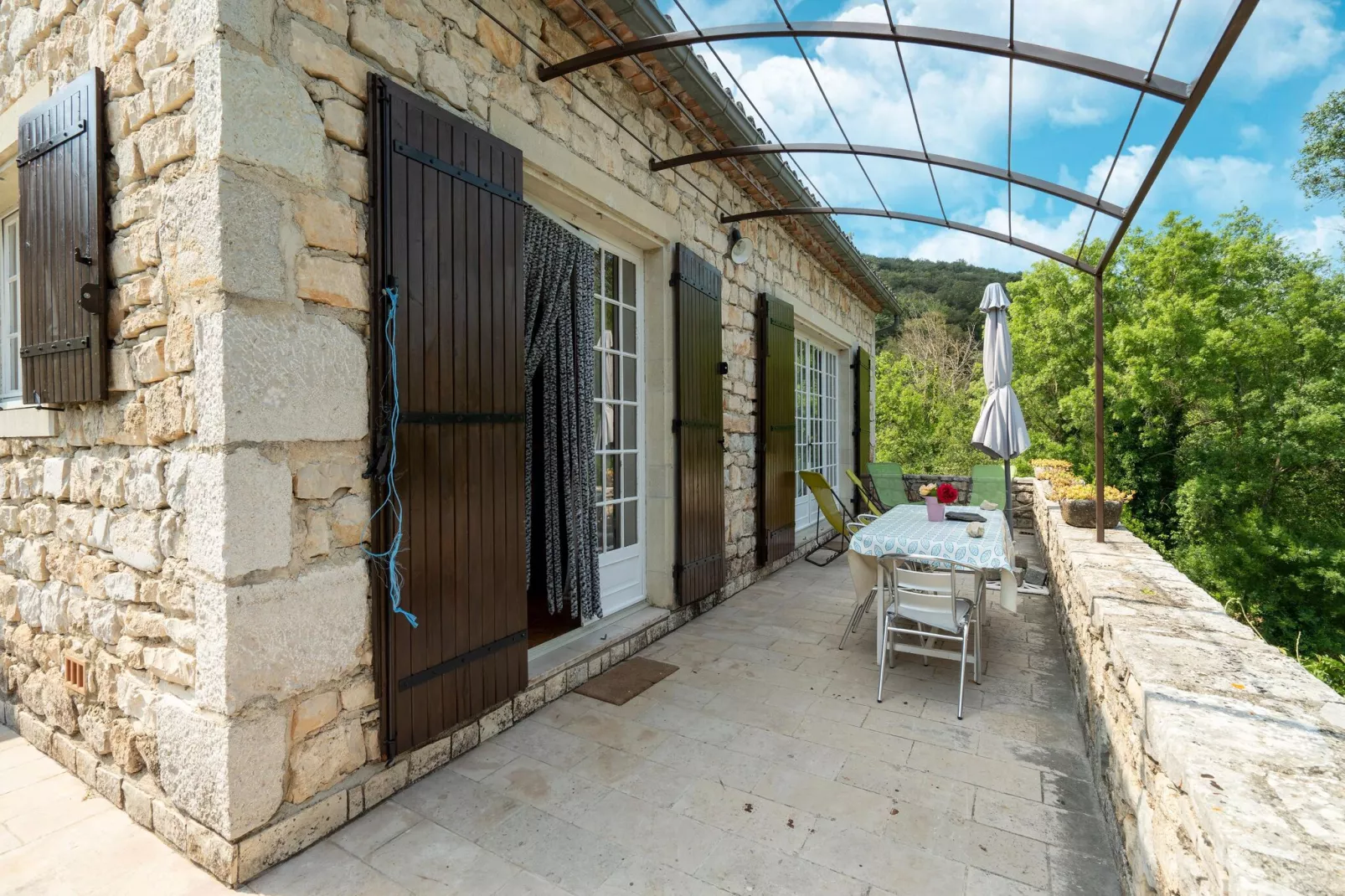 Le Travers-Terrace balcony